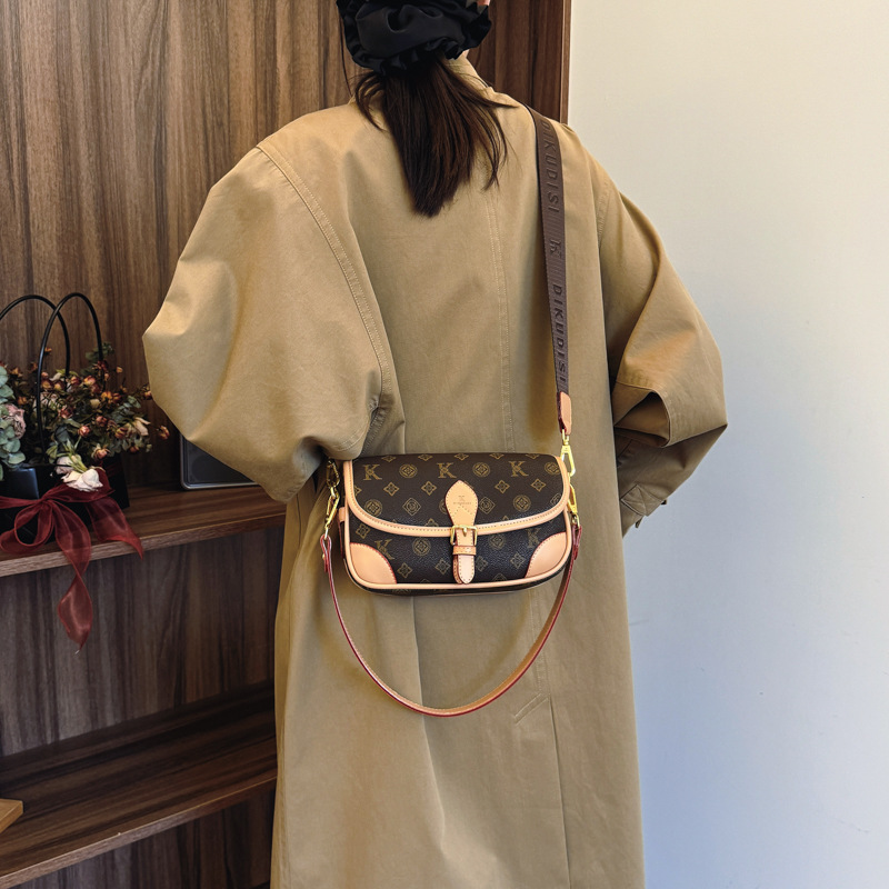 Free shipping Designer-Designed Crossbody Bag - Compact Geometric Print Shoulder Purse, Boho Chic Mini Tote