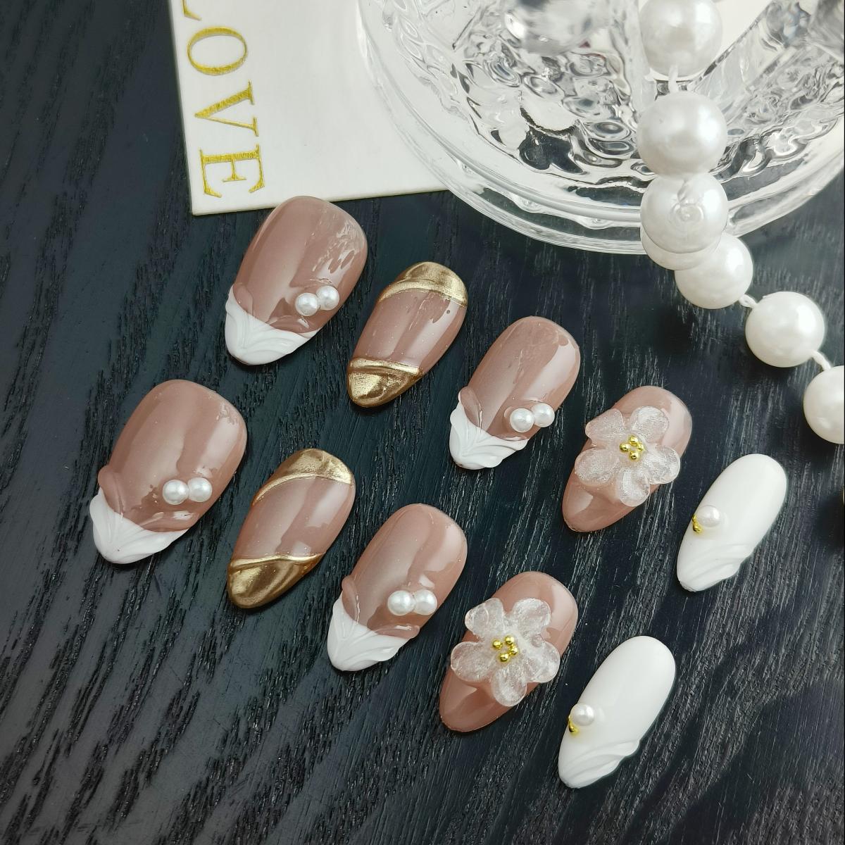 10pcs French Tips Handmade Press-on nails Short Almond Nails Bundle 3D Hand drawn Flowers Pearl Classics Finished nail stickers Free storage box jelly