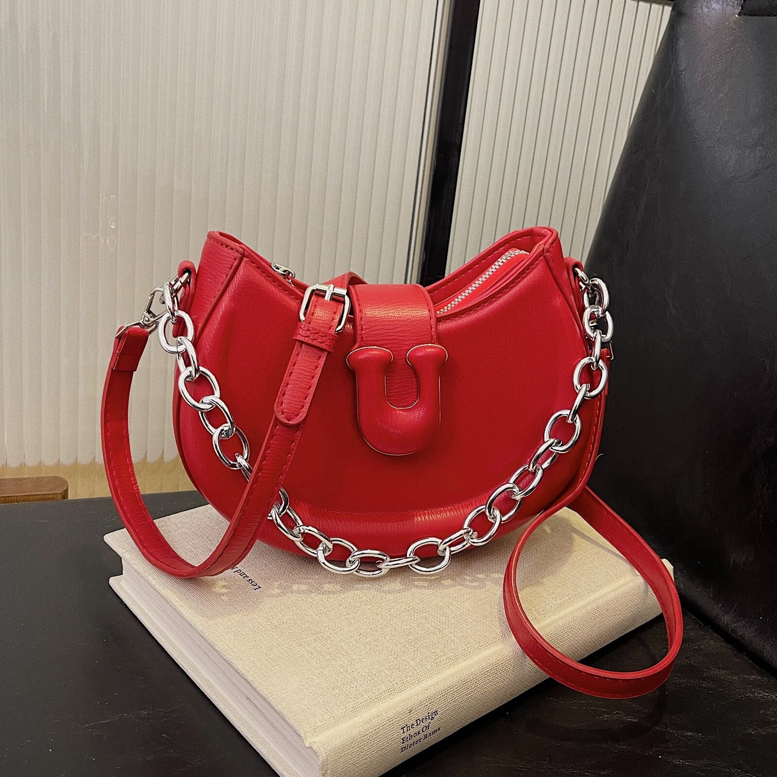 New style Xiaoxiangfeng chain fashionable single shoulder crossbody bag, internet celebrity