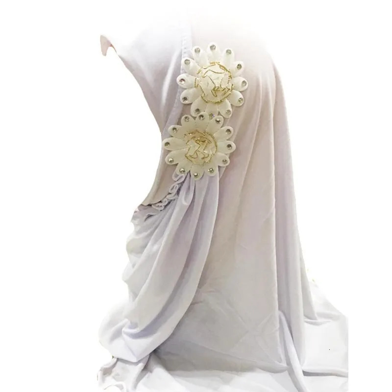 Muslim Hijab Floral Lace Head Scarf Islamic Arab Shawls Wrap with Flowers Rhinestones for Girls 250517