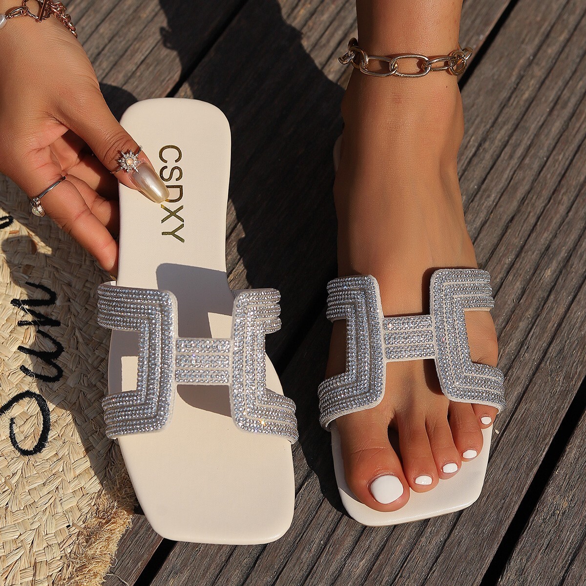 Comfortable Letter With A Casual Flat Sandals, 2025 Seaside Vacation Temperament, Outdoor Fashion, Wear-resistant Women's Slippers