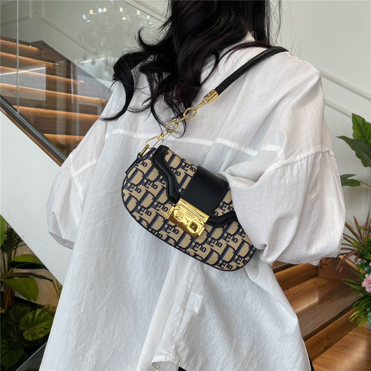 Free Shipping 2025 Artisan Underarm Bag - Exclusive Lettering Crossbody Purse, Urban Chic Square Tote