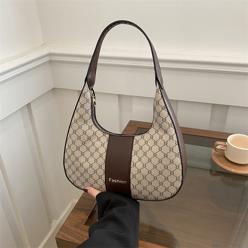 High quality texture niche 2024 for women, versatile and fashionable, single shoulder underarm women's contrasting color stick bag