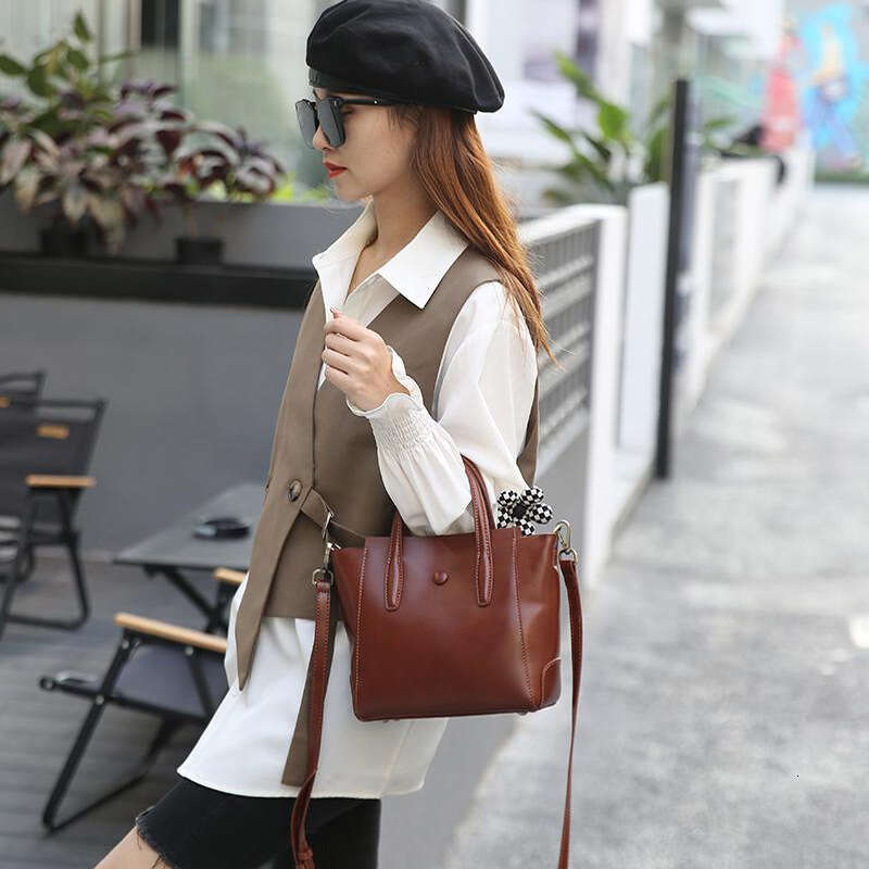 Tote Bag Fashionable And Simple Shoulder Crossbody Versatile New Leather Vertical Handbag For Women Tote Bag KQ