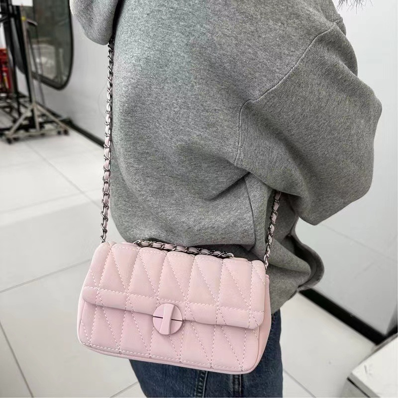 Chain 2023 new crossbody shoulder armpit commuting high-end feeling diamond grid women's small square bag