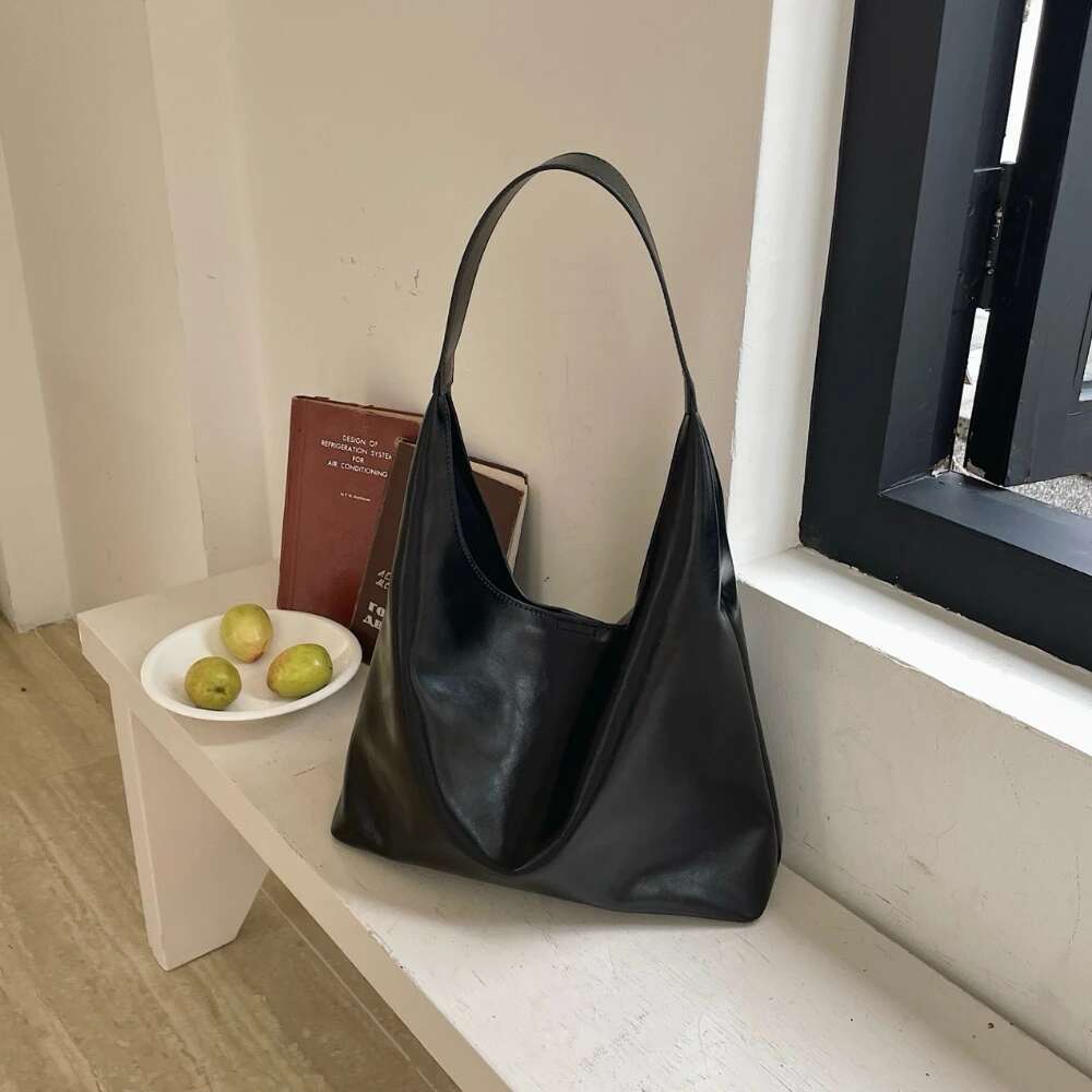Motingsome Spring New Women Shoulder Bag Genuine Leather Oil Wax Skin Large Capacity Tote Underarm Bucket Purse 2025
