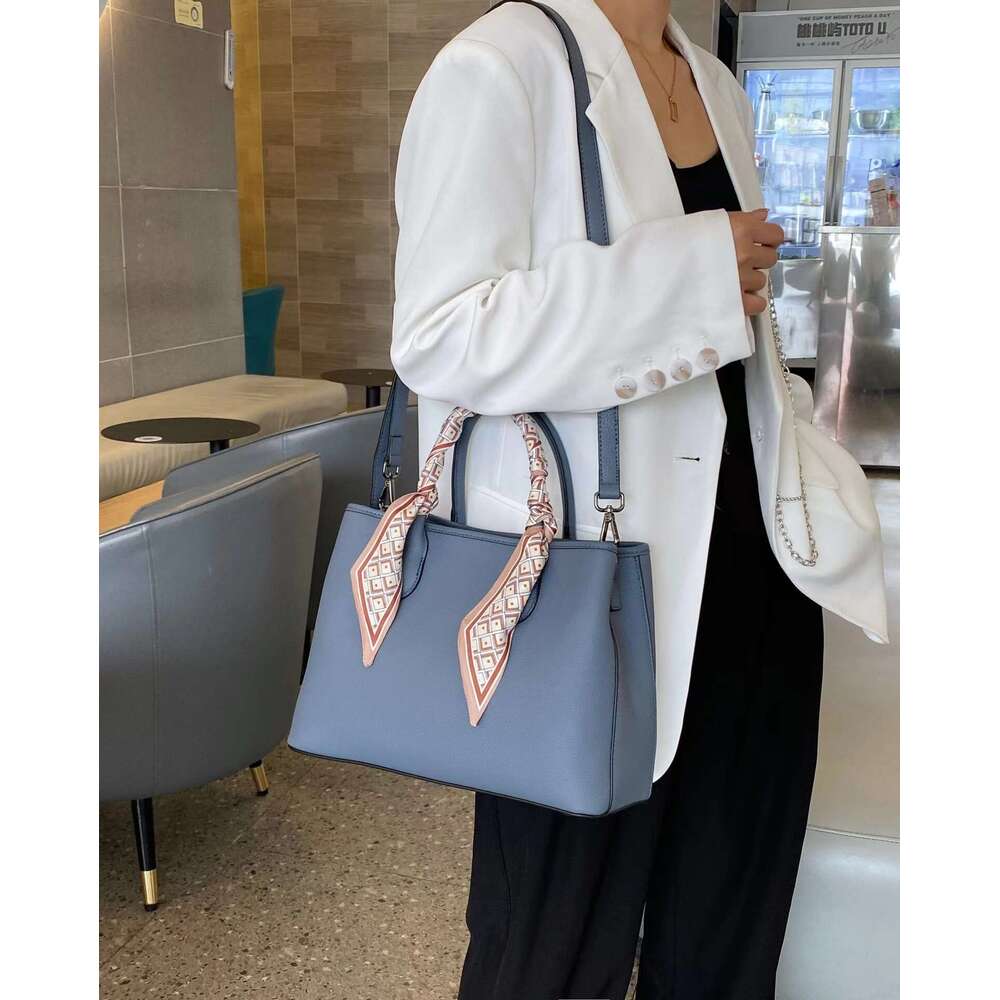 Tote Bag Head Layer Cowhide Single Shoulder Large Capacity Crossbody Handbag Women S Simple Shopping Bag Practical And Generous Commuting Bag KQ