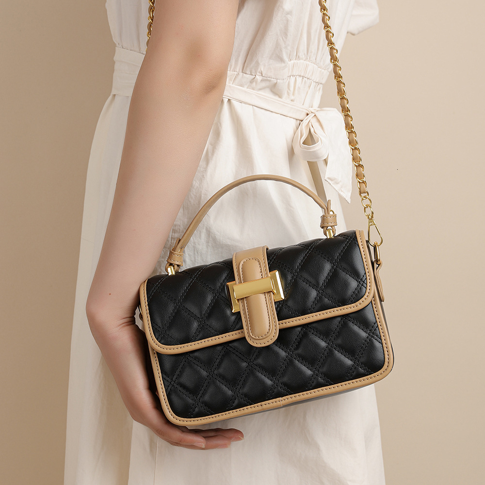 This year's popular for women in spring 2025, new fashionable and versatile diamond grid chain crossbody bags, hand-held small square bags