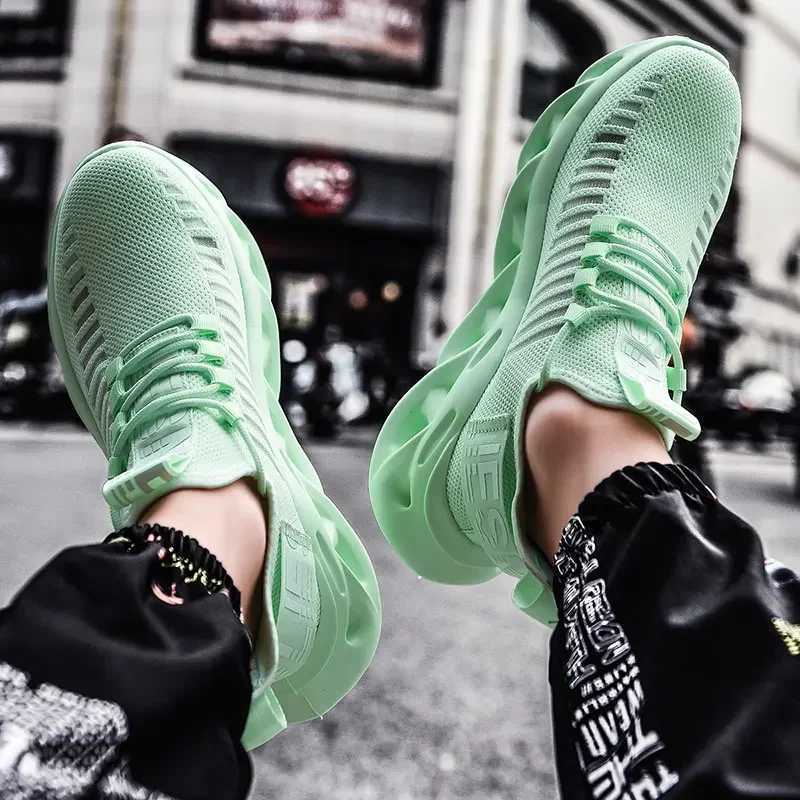 Sports Shoes Mens Shoes Summer Mesh Breathable Running Shock Absorbing Trendy Shoes Lightweight Running Shoes Black OfficialXJ250517