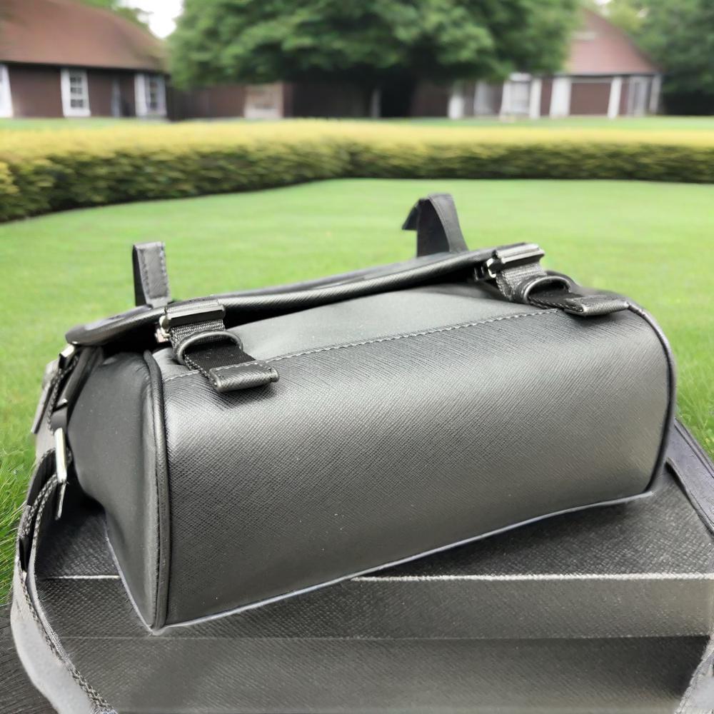 New nylon fabric triangular shoulder bag with large capacity flip cover mailman bag, simple and fashionable, classic and versatile for both men and wo