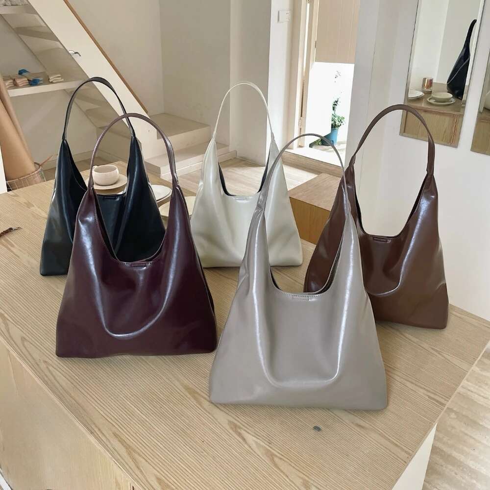 Motingsome Spring New Women Shoulder Bag Genuine Leather Oil Wax Skin Large Capacity Tote Underarm Bucket Purse 2025