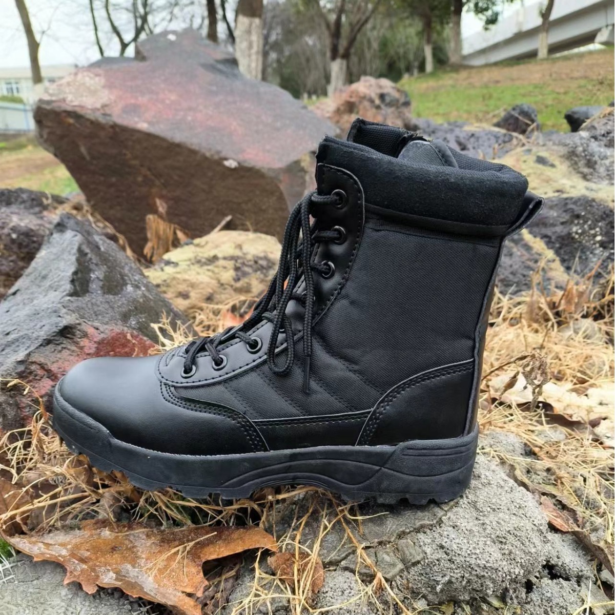 Ultra lightweight and breathable combat tactical men's high top outdoor desert boots, hiking shoes, designer fashion training shoes