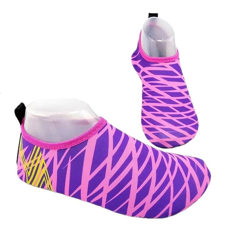 Adult beach swimming and diving shoe designer's new snorkeling men's and women's thick anti slip speed interference water tracking shoe