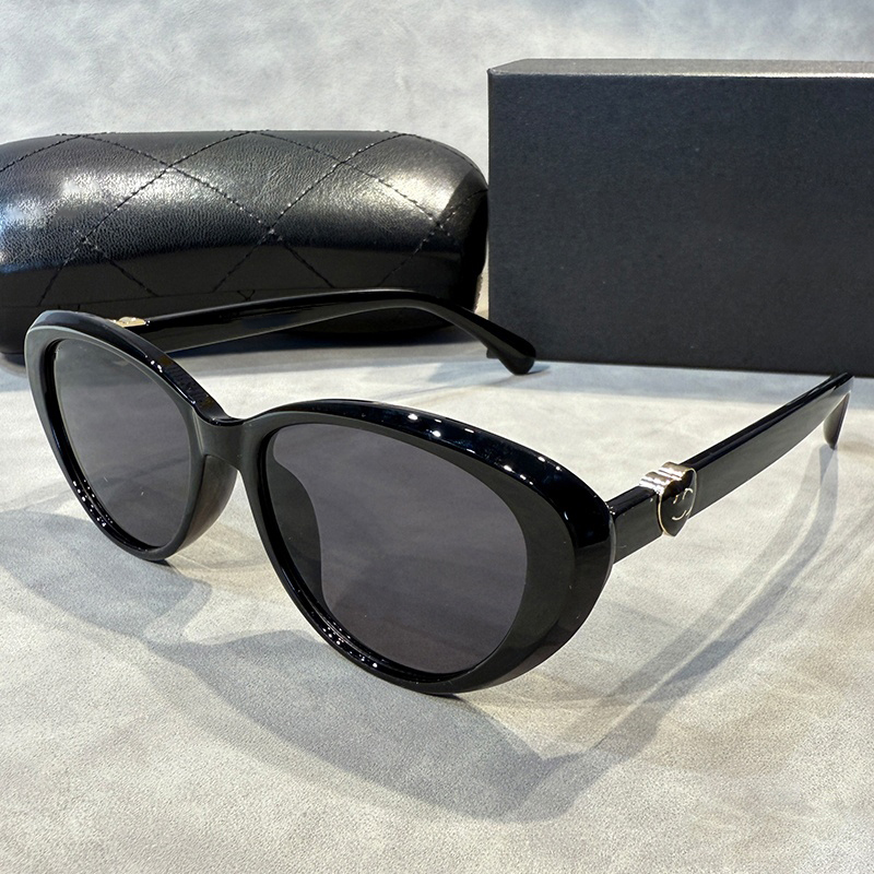 Luxury Designer Sunglasses for Women Classic Oval Heart Bracket Sunglasses Polarized Sunglasses UV400 Beach Sunglasses Exquisite Gift Case