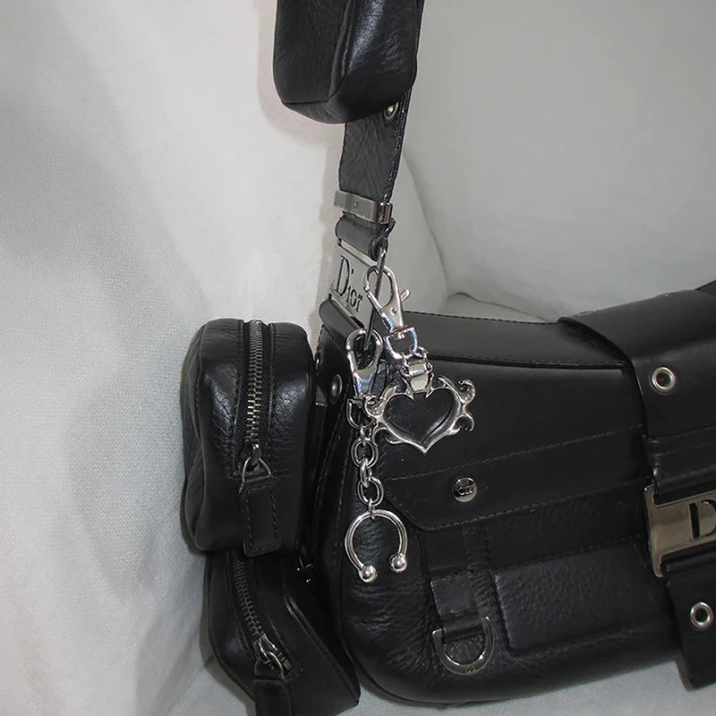 Punk Charm Horseshoe Clip Keychain Korean Fashion Geometric Backpack Pendant Goth Accessories Keychains Grunge Rock Jewelry 250517