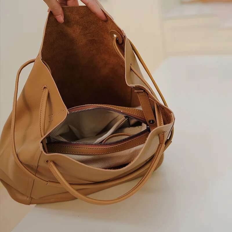 2025 Vintage Cowhide leather Tote Bucket high quality Women Composite handbags commuter underarm Shoulder Shopper bag large