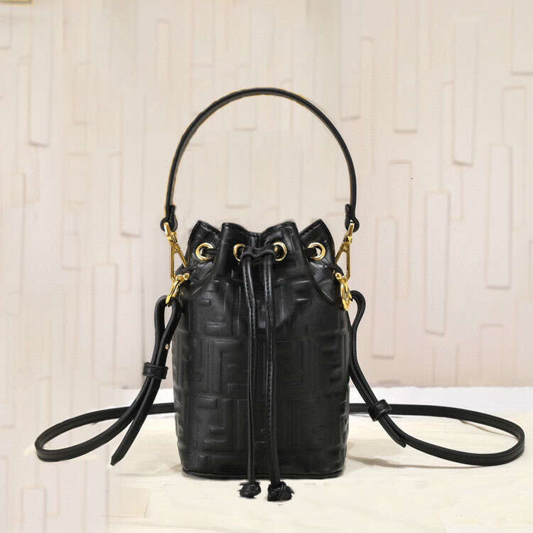 Designer bag luxury bag tote bag shoulder bag bag Spring Fashionable Emed Handbag Retro Drawstring Bucket Single Cross Shoulder Bag