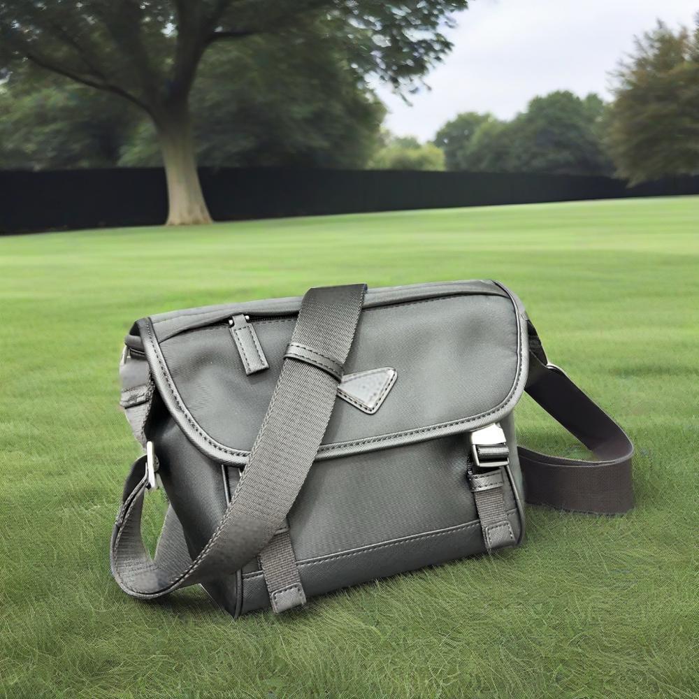 New nylon fabric triangular shoulder bag with large capacity flip cover mailman bag, simple and fashionable, classic and versatile for both men and wo