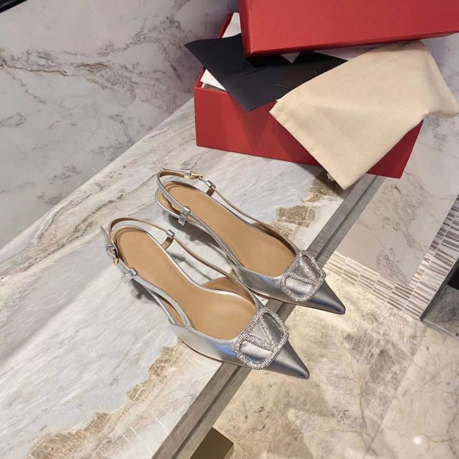 2025 new Silver high heeled shoes with thin heels women's style in summer pointed rhinestone single sole shoes versatile and extremely beautiful 