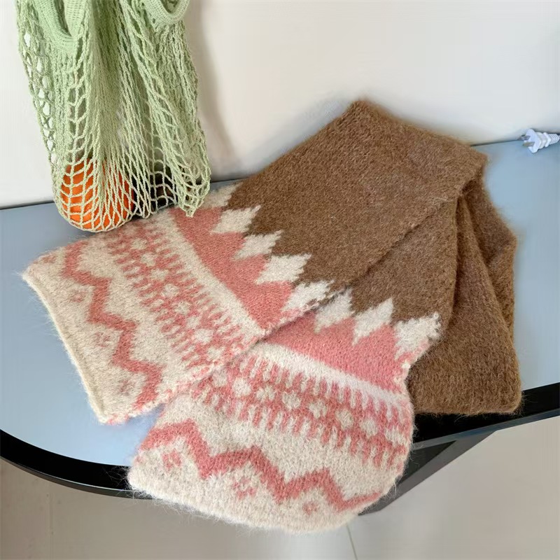 T732 style jacquard knitted scarf female autumn and winter Korean style warm all-match high-end couple shawl neck scarf