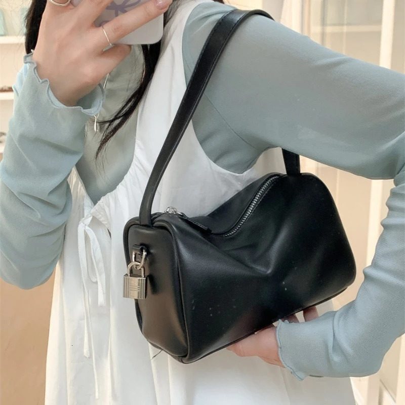Classic Women Handbag Fashion Solid Color Boston Shoulder Bag PU Soft Leather Pillow Bag Retro Versatile Commuting Handbag 250515