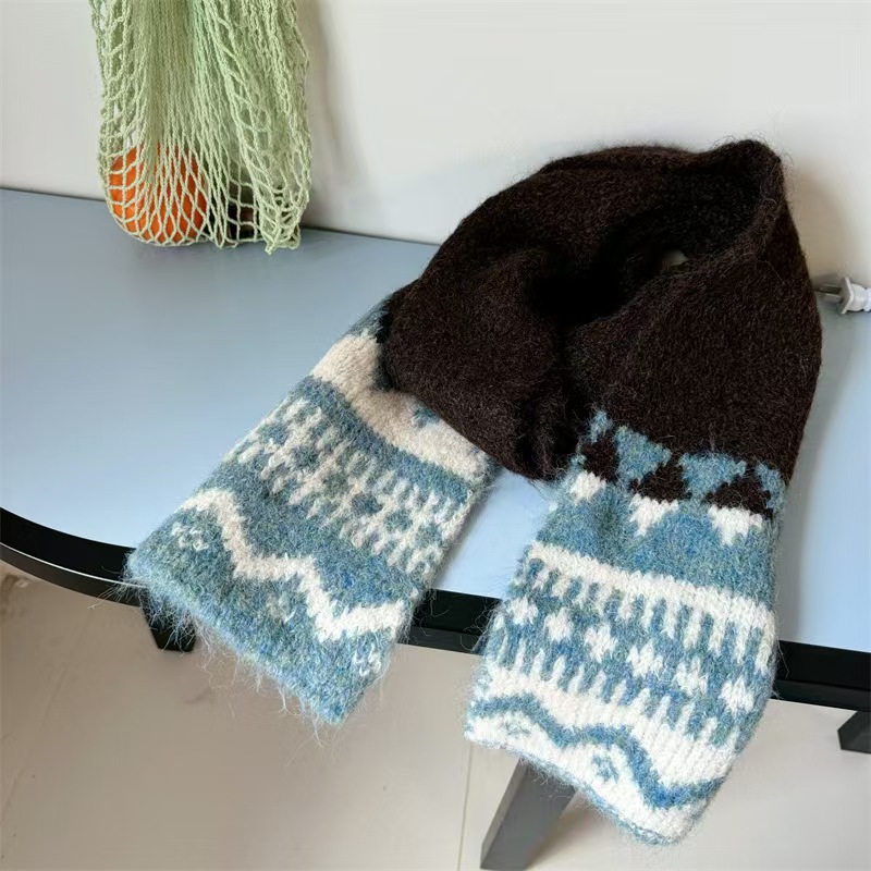 T732 style jacquard knitted scarf female autumn and winter Korean style warm all-match high-end couple shawl neck scarf