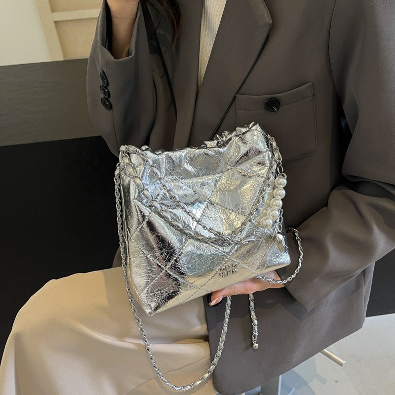 Summer Minimalist Glossy Shoulder Bag, Free Shipping, Designer Women's Bag, Fashionable And Casual, High-quality Drawstring Pleated Crossbody Bag