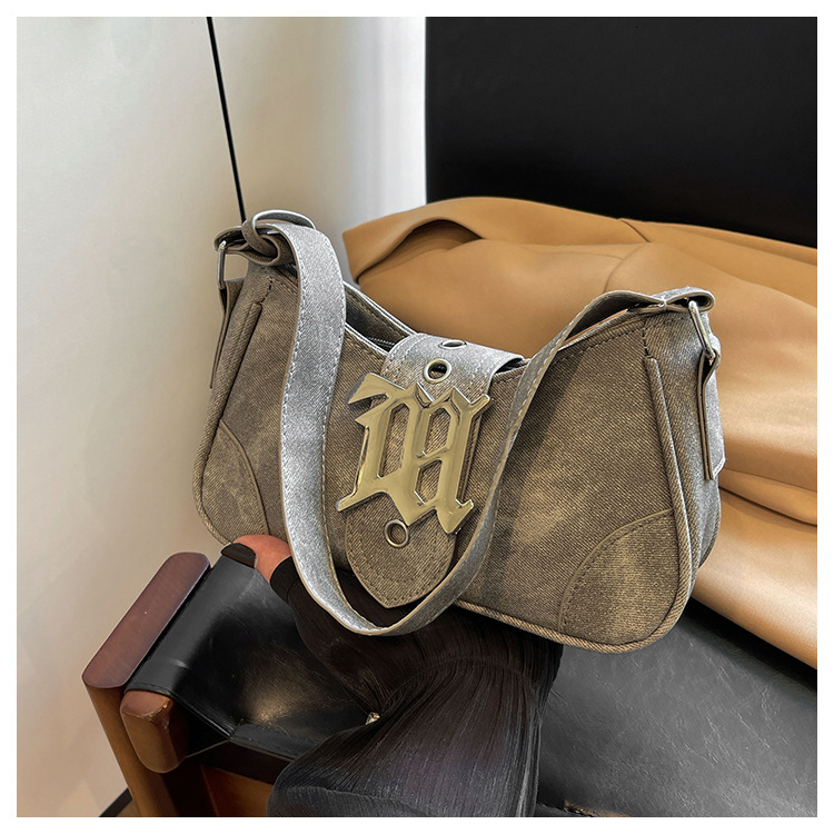 Advanced matte stick armpit for women 2025 new handheld French niche fashion single shoulder crossbody bag