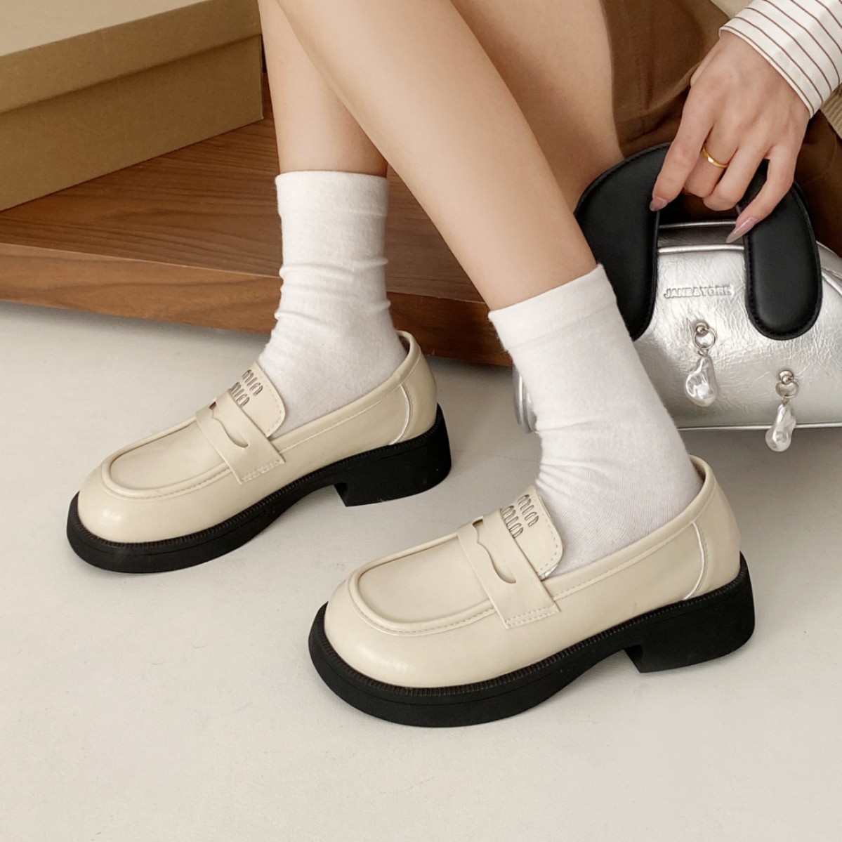 Free shipping Designer's thick-heeled and thick-soled loafers 2025 Korean version casual small leather shoes on one foot with black Mary Jane sin