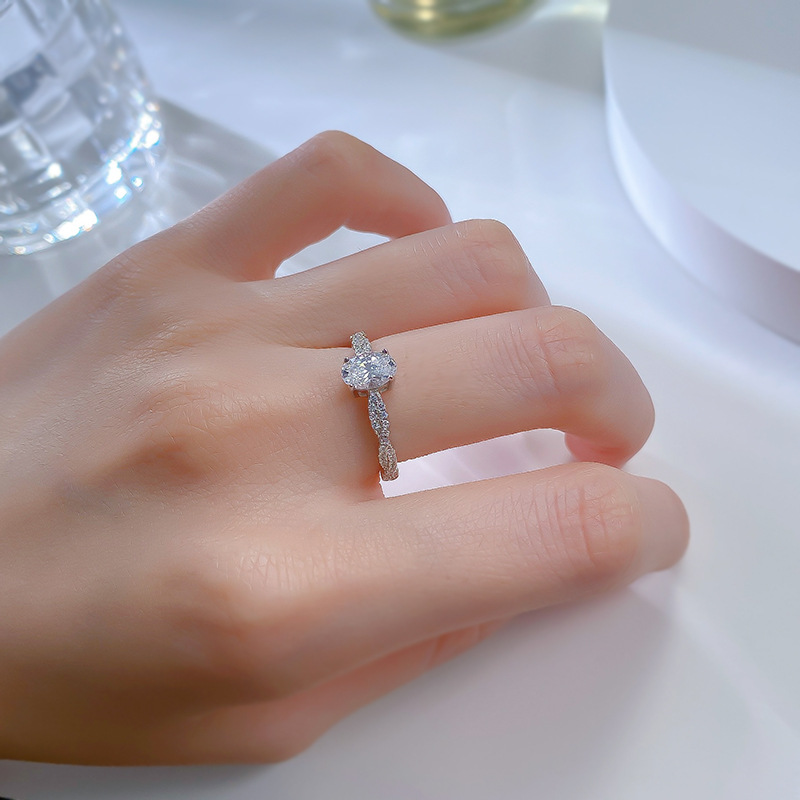 2025 Top Sell Luxury Jewelry Real 100% 925 Sterling Silver Oval Cut White Lab Moissanite Diamond Gemstones Party Eternity Women Wedding Bride Cross Ri