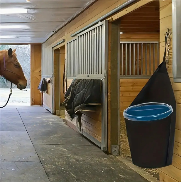 Horse Feed Bag Hanging Bucket Holder Trailer Bag Suitable for 5 Gallon Water Bucket Horse Trailer Accessories 600d Polyester Feeding Supplies