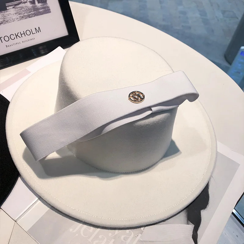 White Flat Top Fedora Hat Wedding Mens and Womens Fashion Jazz Classic Autumn Wide brim Sombrero 250517