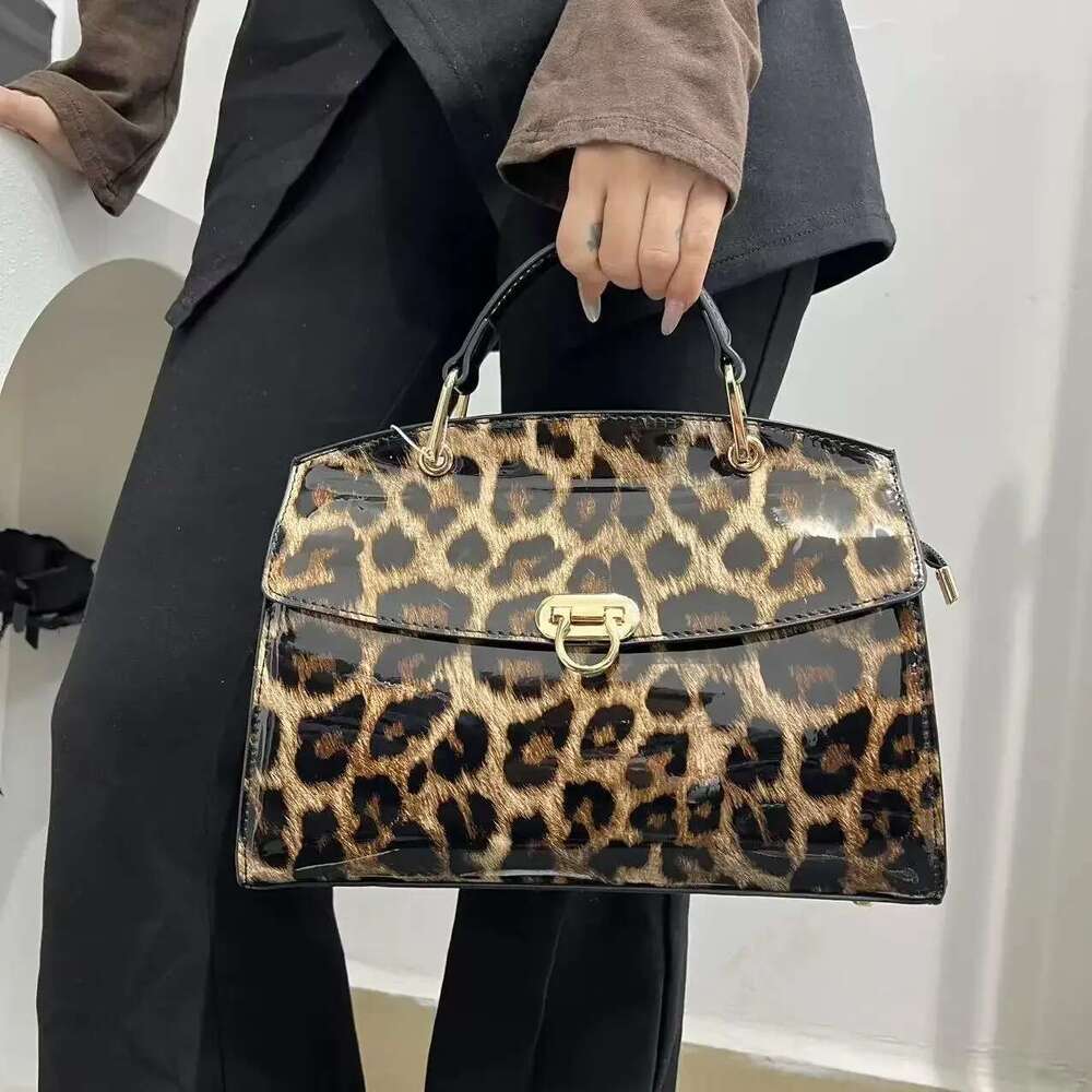 Ladies' fashionable personalized leopard print tote with large capacity and bright surface, elegant flip shoulder bag