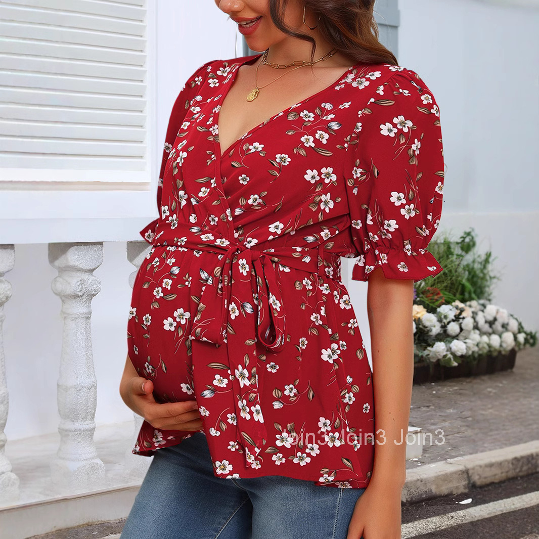 Pregnant Mother Cross Chest V-neck Waist Cinching Tied Up While Breastfeeding Wearing a Dress