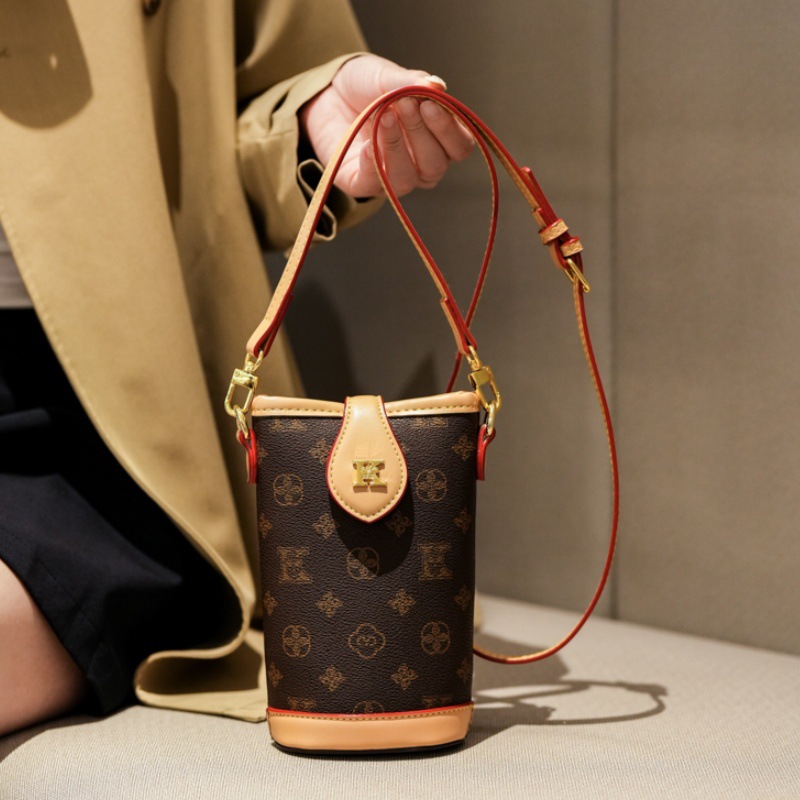 Free Shipping 2025 New Designer-Designed Instagrammable Bucket Bag - Artistic Floral Print Crossbody Purse, Versatile Shoulder Bag