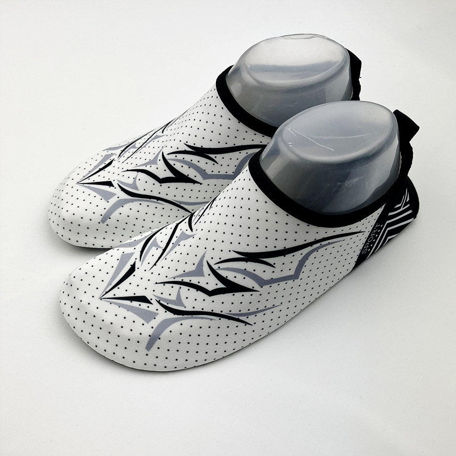 Beach men's and women's rubber sole diving anti slip drifting wading river tracking snorkeling swimming shoes designer yoga shoes