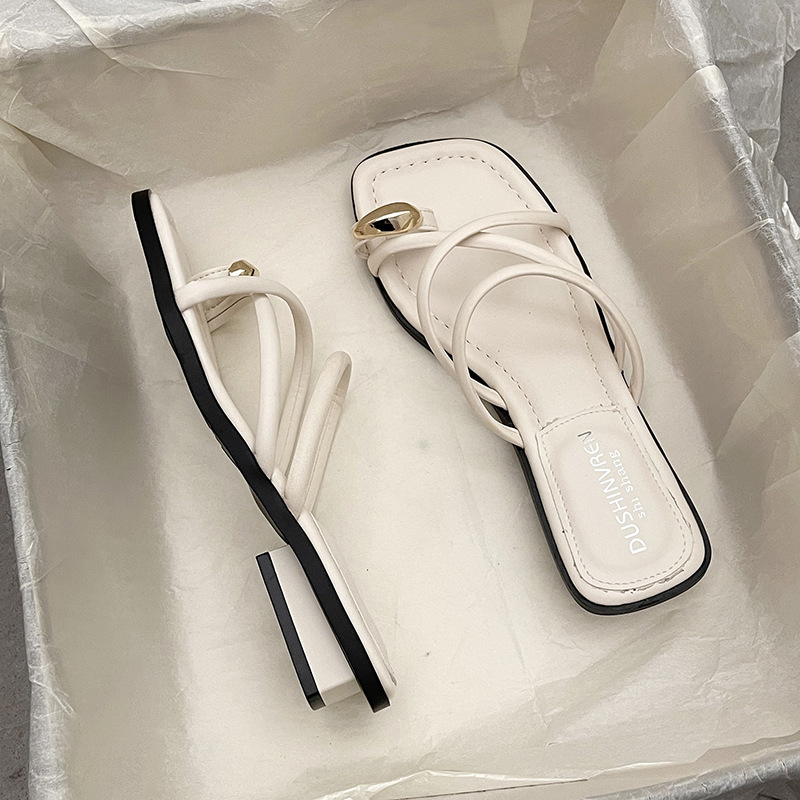 Outside wear cool drag female summer new style casual thick heel Roman sandals female cover toe low heel beach