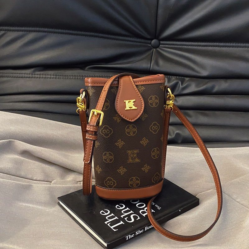 Free Shipping 2025 New Designer-Designed Instagrammable Bucket Bag - Artistic Floral Print Crossbody Purse, Versatile Shoulder Bag