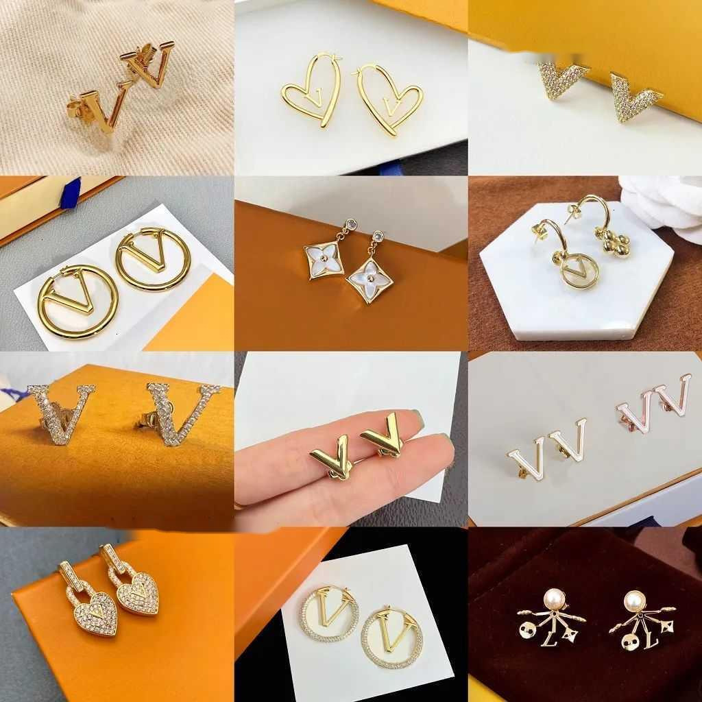 2025 Fashion Earrings Jewelry Womens Designer Earring Ear Studs Letter v Diamonds Luxury party jewelry AA