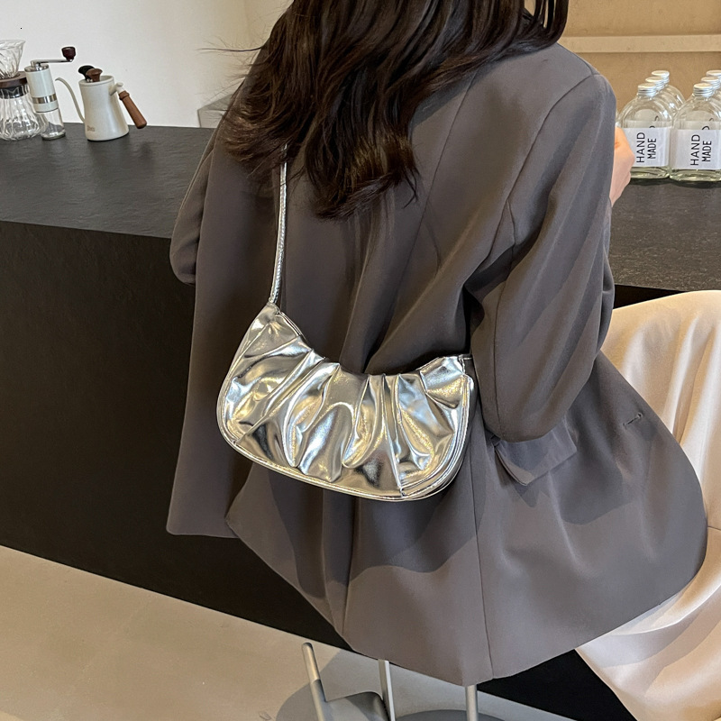 Fashionable temperament pleated shoulder for women 2024 summer new versatile trend Korean version hand-held armpit dumpling bag