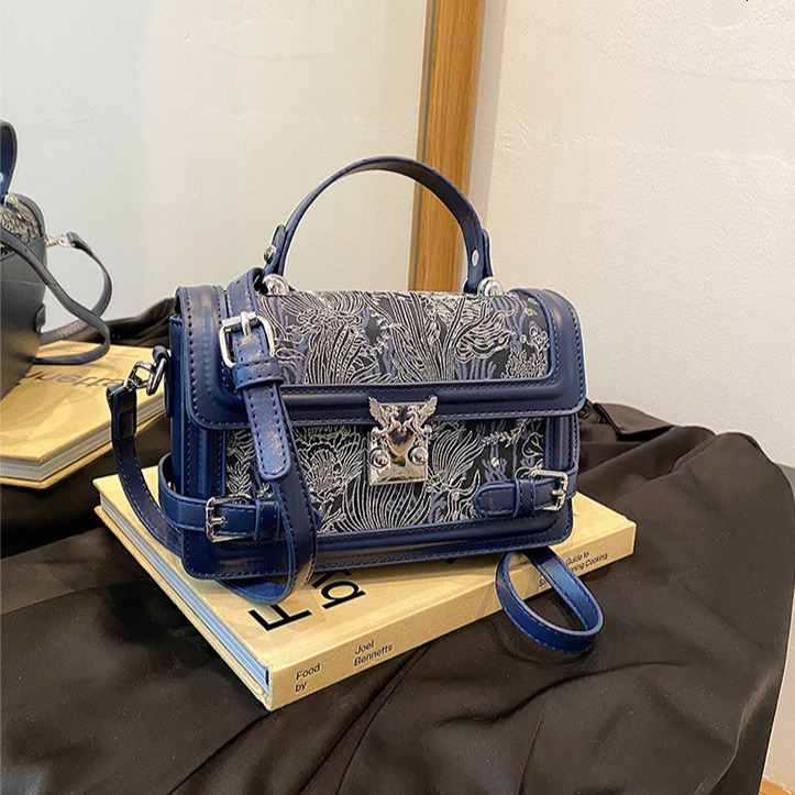 Women's Handbag Free Shipping Designer Bags New Retro Embroidery Small Square Bag Advanced Internet Trend One Shoulder Messenger Bag Fashion Shop