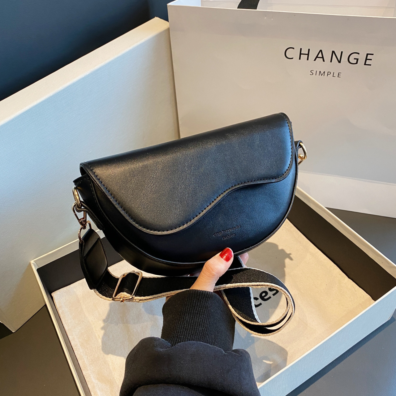 Designer Fashion 2025 New Popular Versatile Crossbody One Shoulder Underarm Saddle Bag for Women