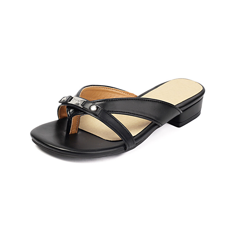 Giant Slimming 2025 French Black Buckle Straight Wearing Flat Bottoms, Semi Trailers, And Summer Slippers For Women