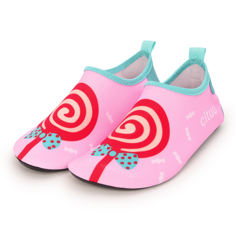 Children's swimming and diving shoe designer fashionable daily commuting trend floating beach socks stream tracking skincare shoes