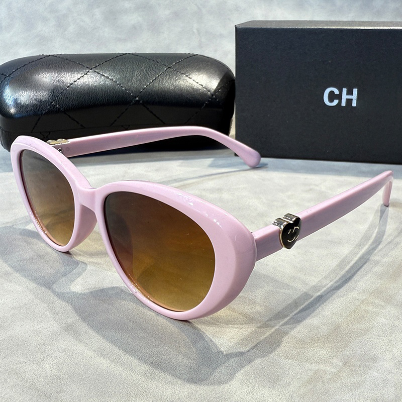 Chandal Sunglasses 2025 Designer For Women Heart Shape Chan Sunglass Polygons Men Hollow Classic Frame Outdoor Beach Sun Glasses For Women Exquisite Gift E44