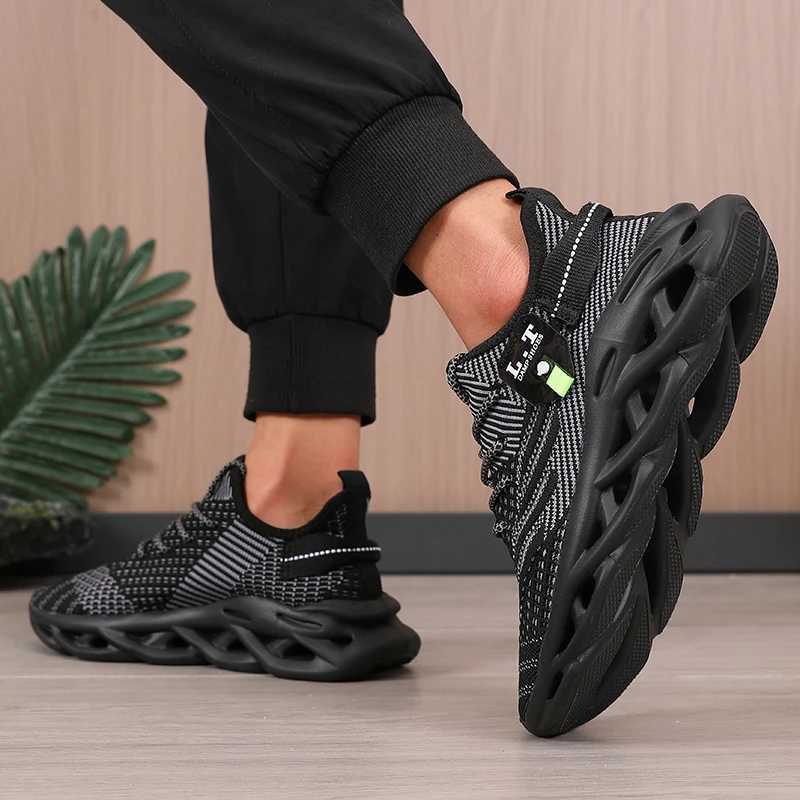 Mens platform sports shoes fashionable street grid hollow out trendy shoes off road fast drying outdoor fitness jogging shoes W250517