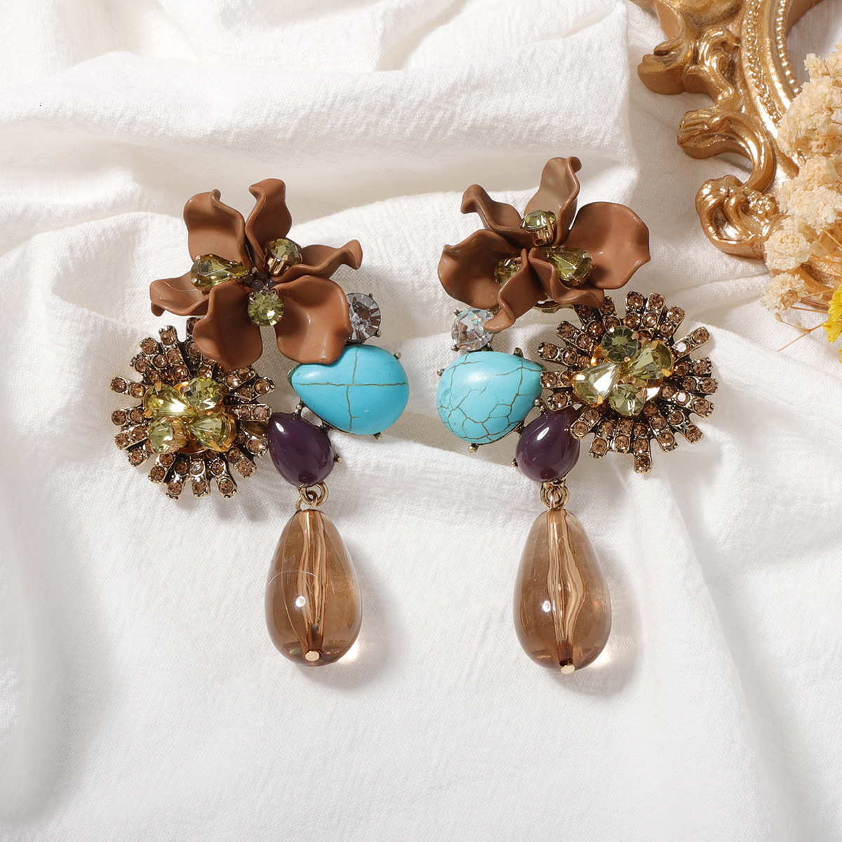 autumn and winter style with exaggerated personality and versatile resin flowers water droplets long earrings heavy-duty temperament 240924