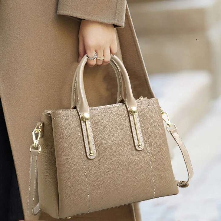 Middle-Aged Mother's Women 2025 Top-Tier Cowhide Handbag Genuine Leather Women's Crossbody Commuting Designer Bag