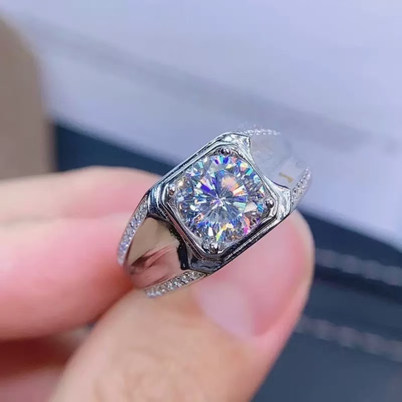 Luxury 925 Sterling Silver China Cz Side Stone 8mm Moissanite Rings Men Modern Ring for Anniversary