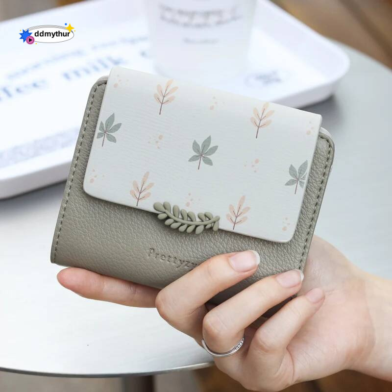 Maple Leaf Print Women Small Wallet Zipper Coin Purse Ladies Short Wallets Female Mini Square Money Bag PU Leather Card Holders ddmythur Y260206